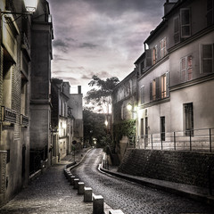 Ambiance d'une ruelle déserte de Paris