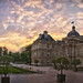 Coucher de soleil sur Le Sénat au Jardin du Luxembourg